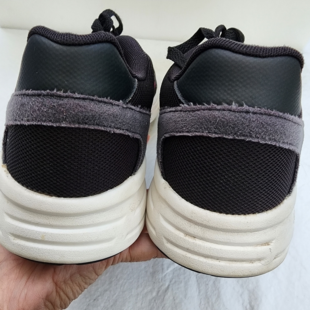 Adidas sneakers for Men Black/Pink Stripes Size 10 - Picture 5 of 10